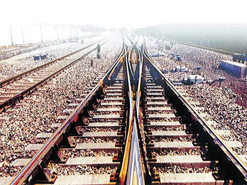 广泛应用于各铁路枢纽的复式交分道岔